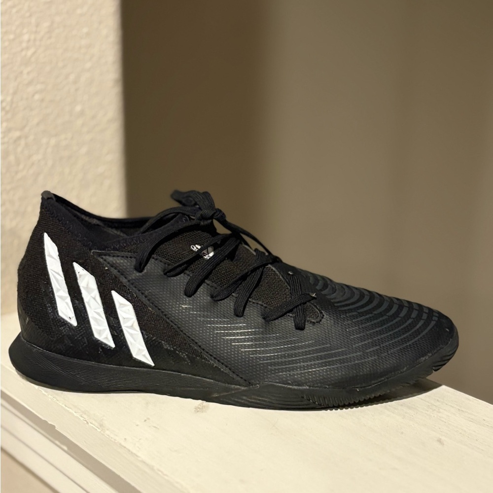 Adidas Predator Edge .3 Black Indoor Soccer Shoes Cleats Youth Size 6Y GZ2891 - Picture 2 of 11